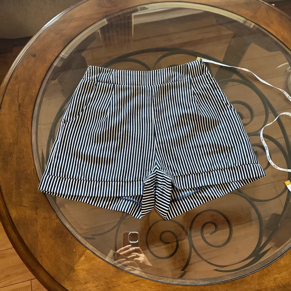 Mi Ami (francessca’s) striped high waisted shorts SZ S